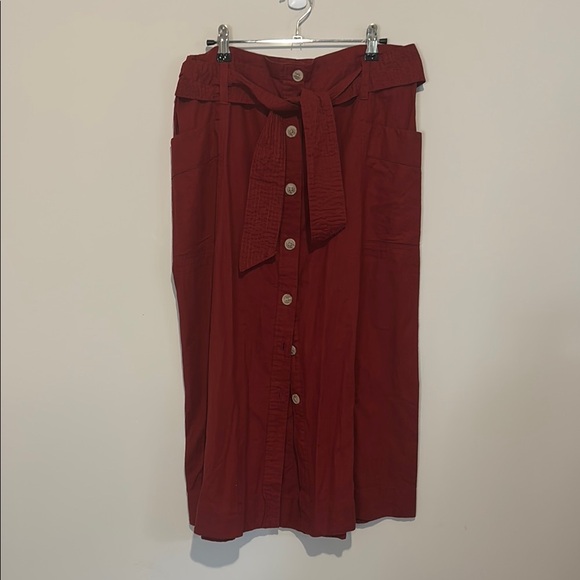 Elegant Red Button-Down Skirt - Picture 1 of 7